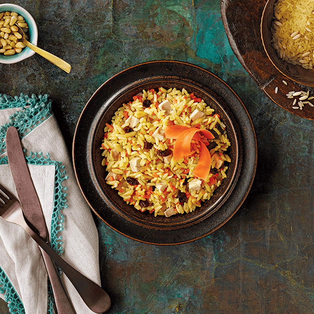 Near East Spanish Rice Pilaf cooking pot demonstrates easy prep in under 30 minutes.