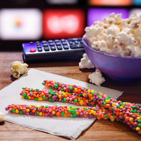 Nerds Rope Rainbow fits in lunchboxes for fun crunch-and-chew moments.
