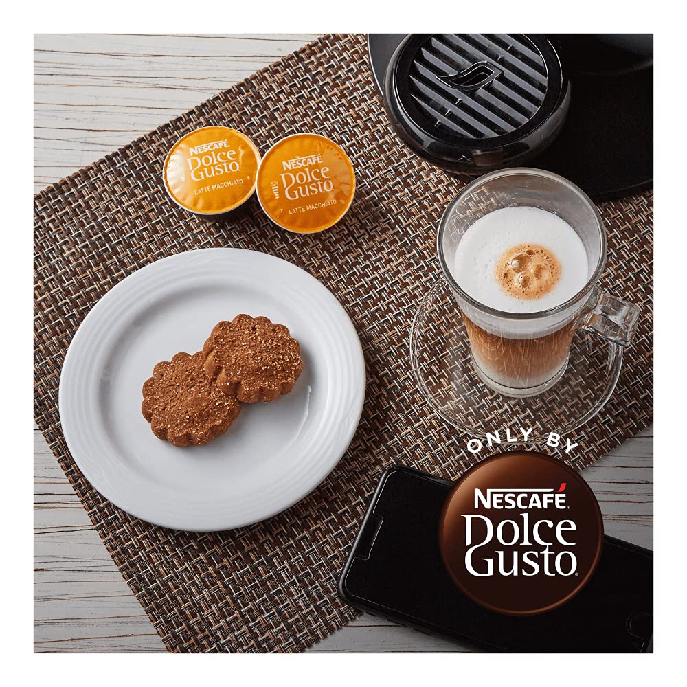Nescafé Dolce Gusto Latte Macchiato foam topping close-up signals creamy finish.