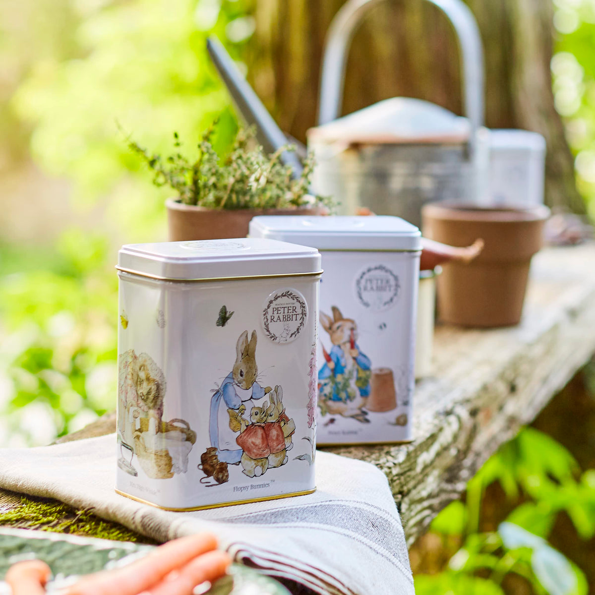 New English Teas Earl Grey tin with bergamot notes for a refined afternoon lift.