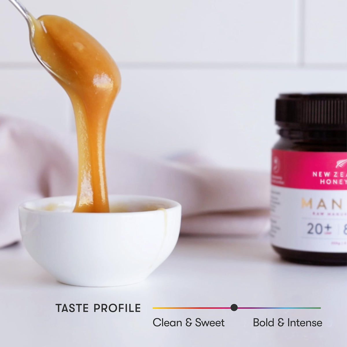 New Zealand Honey Co spoonful of raw Manuka honey for daily use