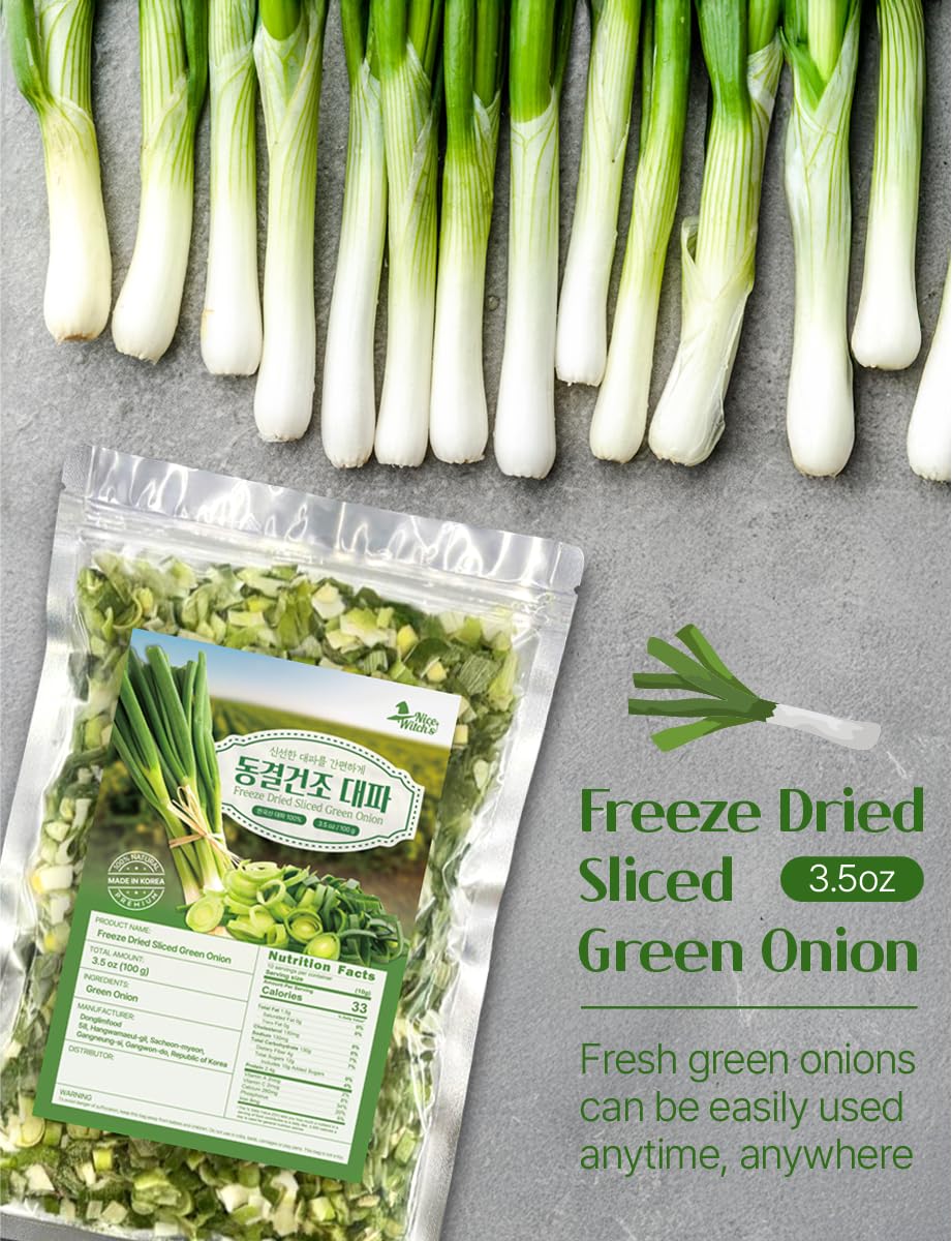 NICE WITCH'S freeze-dried green onion close-up highlighting flaky texture for easy rehydration.