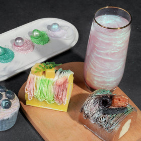 NiHome glitter dust for cookies provides eye-catching metallic accents.