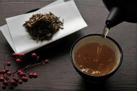 Brewing setup for Ninjapo Oi Ocha roasted tea at home.