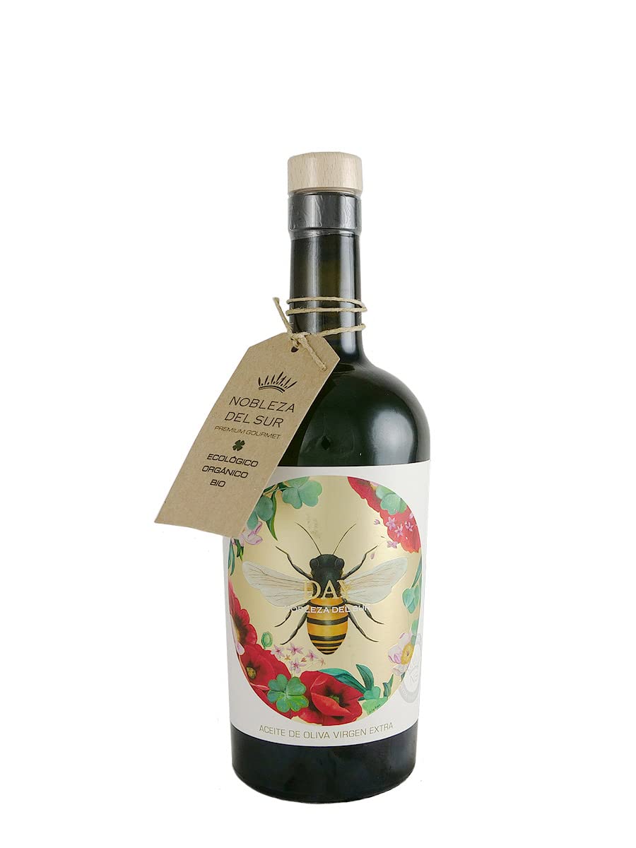 Nobleza del Sur Organic Day EVOO bottle pour enhances sauces with bright, fresh flavor