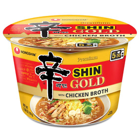 Nongshim Shin Gold bowl top view showing ready meal ready to serve