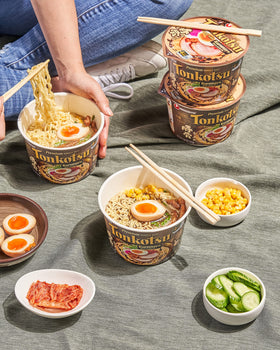 Nongshim Tonkotsu noodles with chopsticks