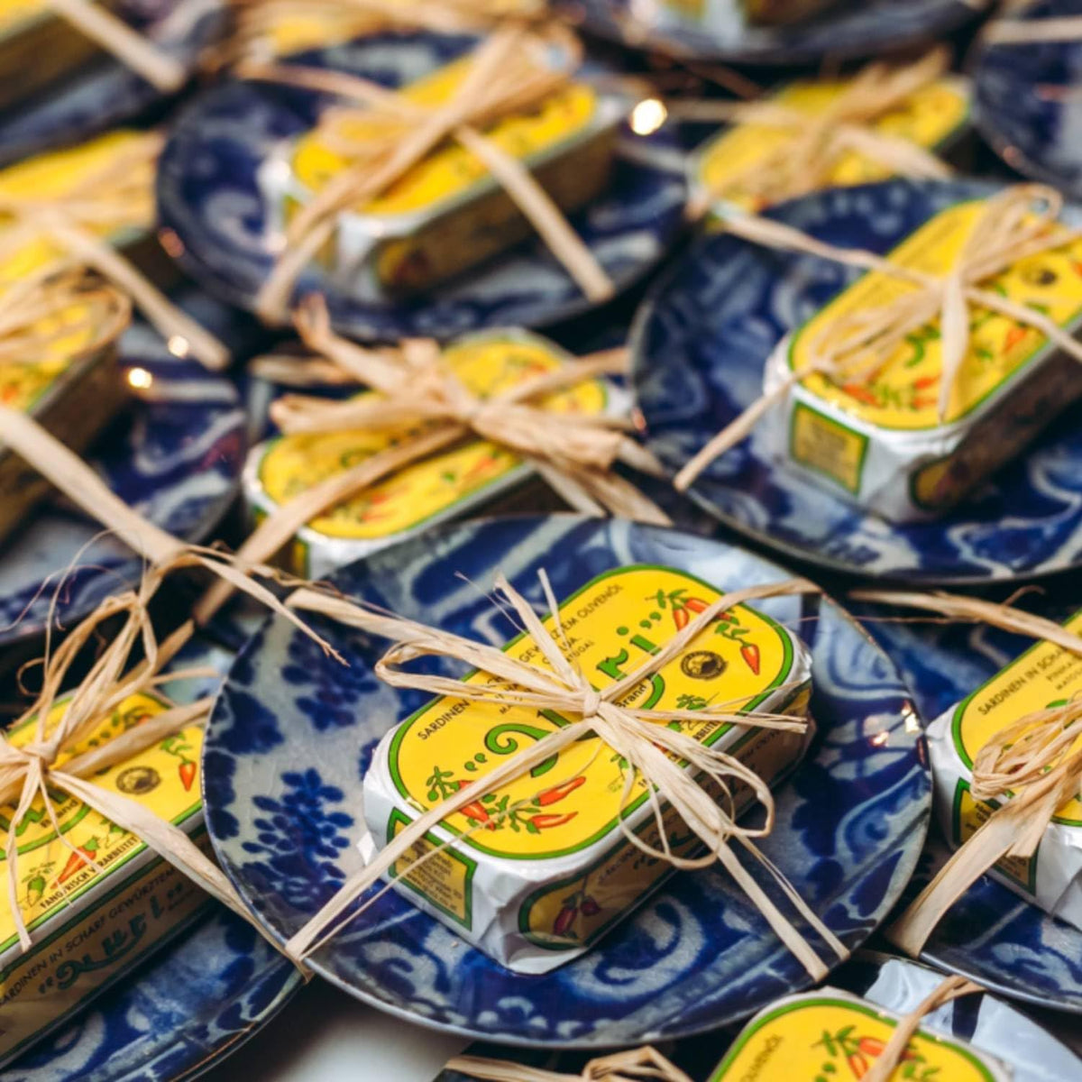 Nuri mackerel olive oil gourmet slice conveys premium quality.