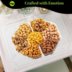 Nut Cravings honey roasted peanuts close-up highlighting crunchy, savory notes.
