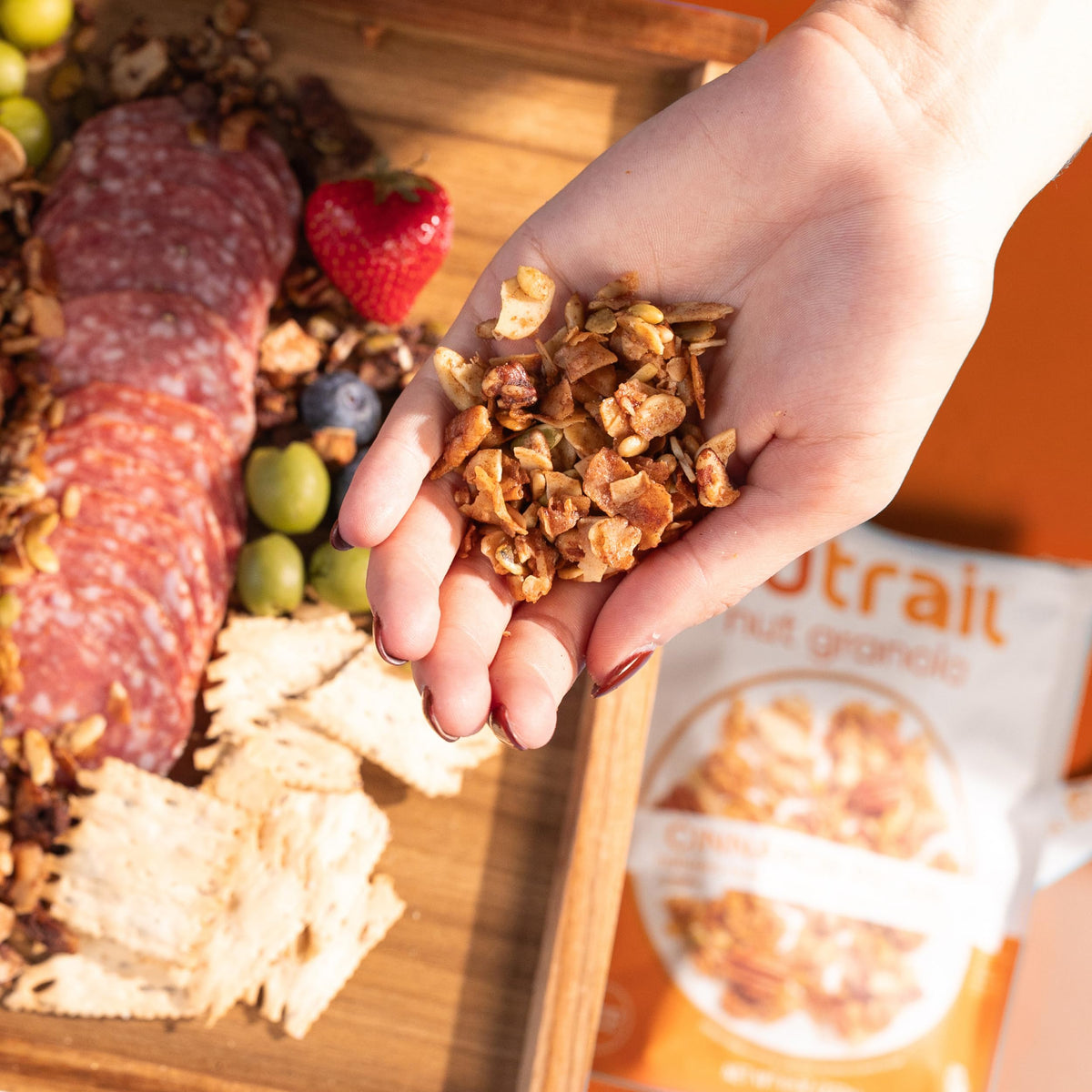 NuTrail Cinnamon Pecan granola with kosher certification label