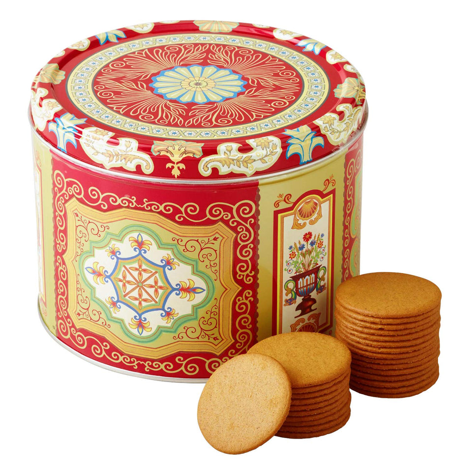 Nyakers Gingerbread Snaps tin close-up showing authentic ginger aroma and crisp cookies.