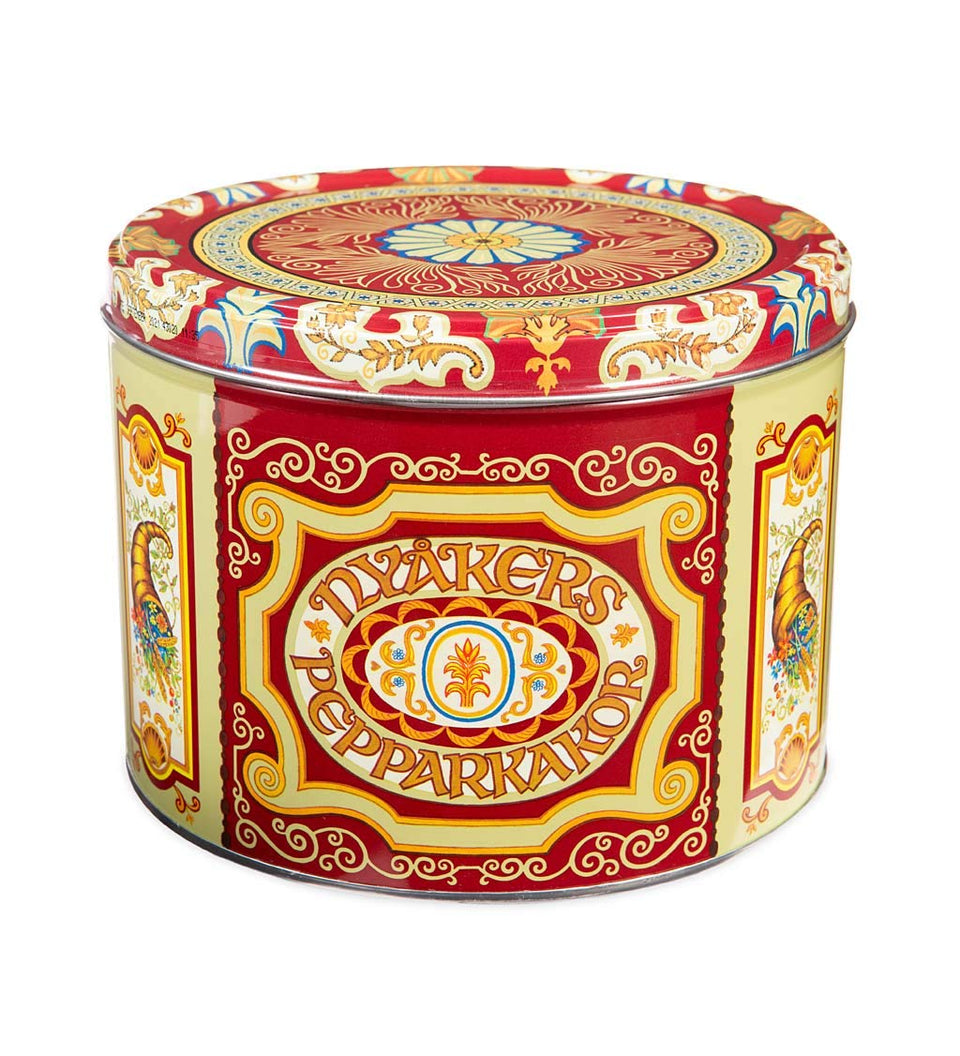 Nyakers Gingersnaps original flavor tin with gift-worthy packaging.