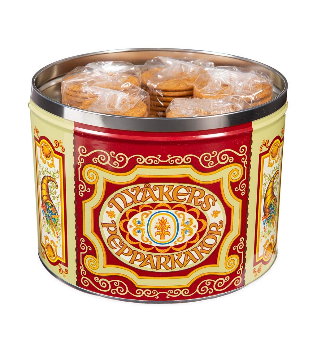 Nyakers gingersnaps wafers close-up highlighting delicate texture and aroma.