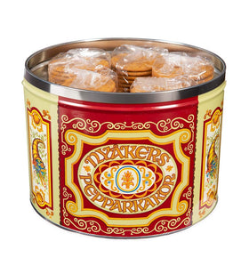 Nyakers gingersnaps wafers close-up highlighting delicate texture and aroma.