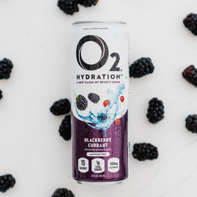 O2 Blackberry Currant pour shows non-carbonated, smooth hydration ideal after workouts.
