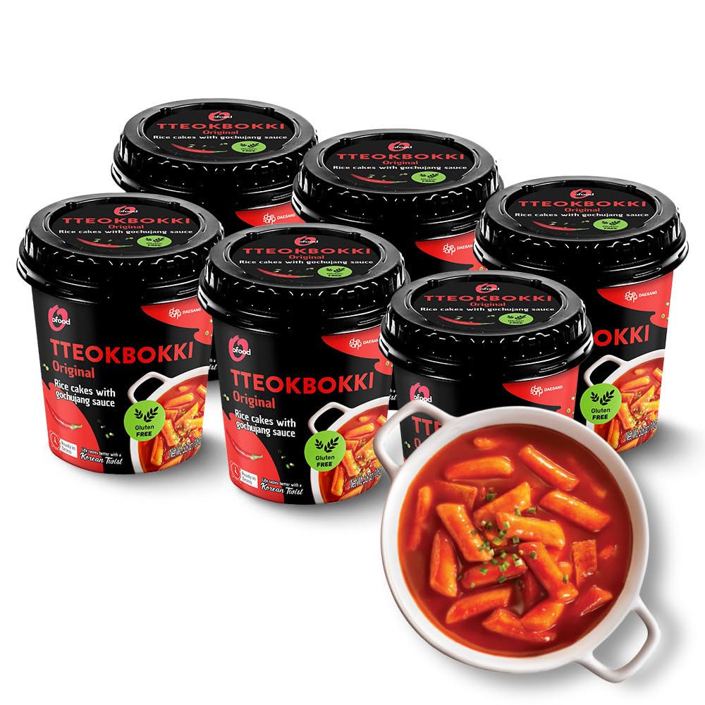 O’Food Original Gochujang cup with chewy rice cakes for a quick snack.