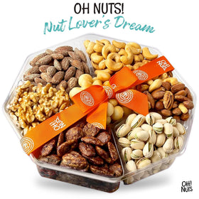 Oh Nuts roasted cashews close-up with light salt and crunch