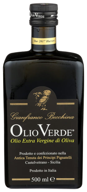 Olio Verde cold-smoked olive oil bottle with Montseny pinecone aroma for finishing dishes.