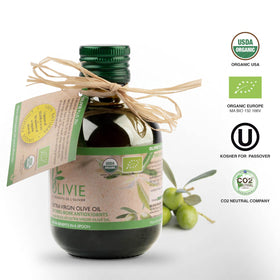 OLIVIE PLUS 30X label closeup highlights rich polyphenol content and organic quality.
