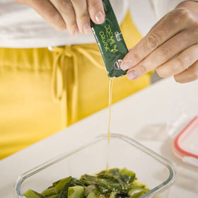 Olizzi USDA organic olive oil packet ensures clean, certified quality in portable servings.