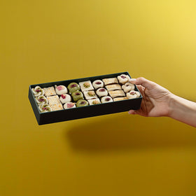 OMNIYA Delicacy marzipan lozina serve-dessert-table: crowd-pleasing finish