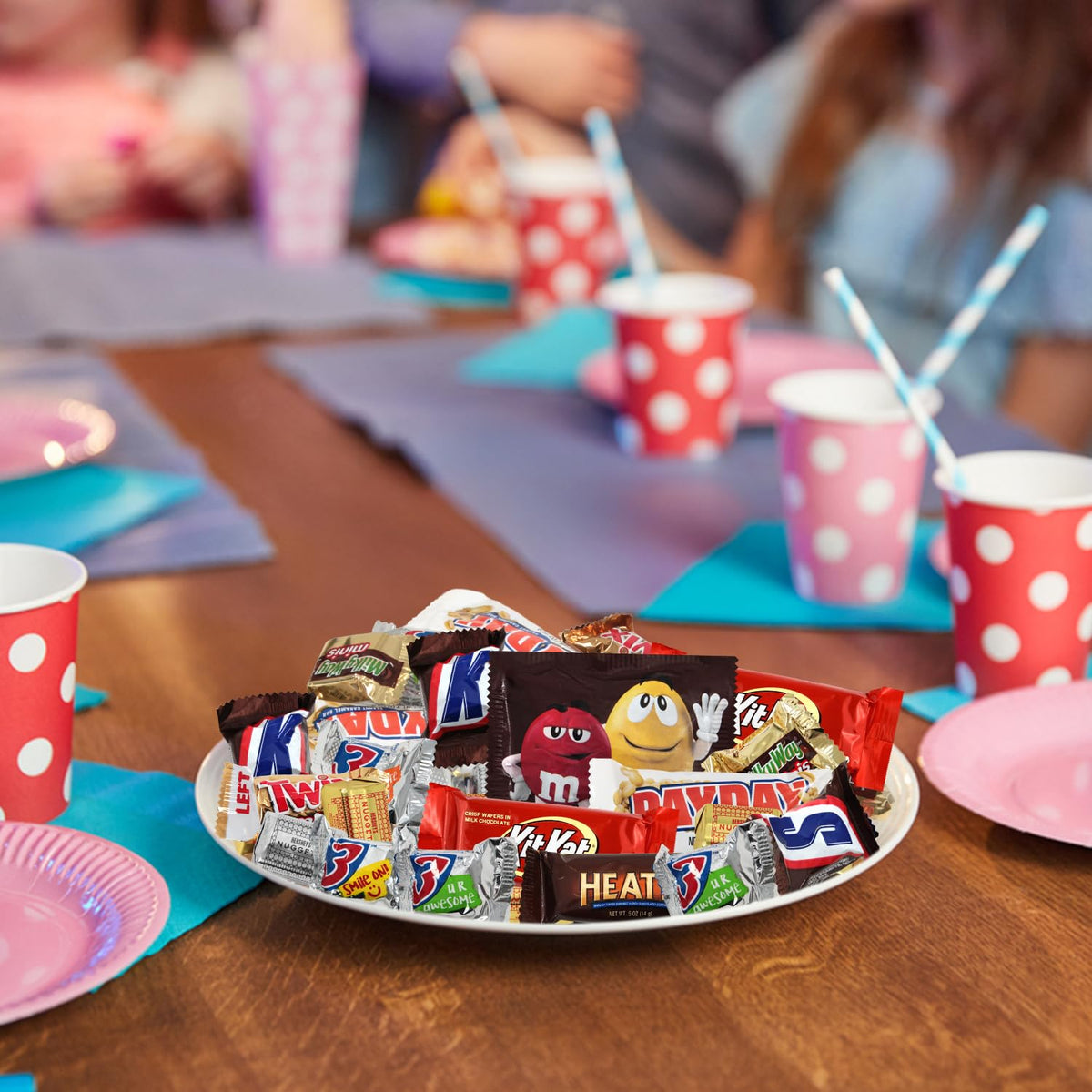 ONE CANDY WAY candy bowls and favors for parties and gifts