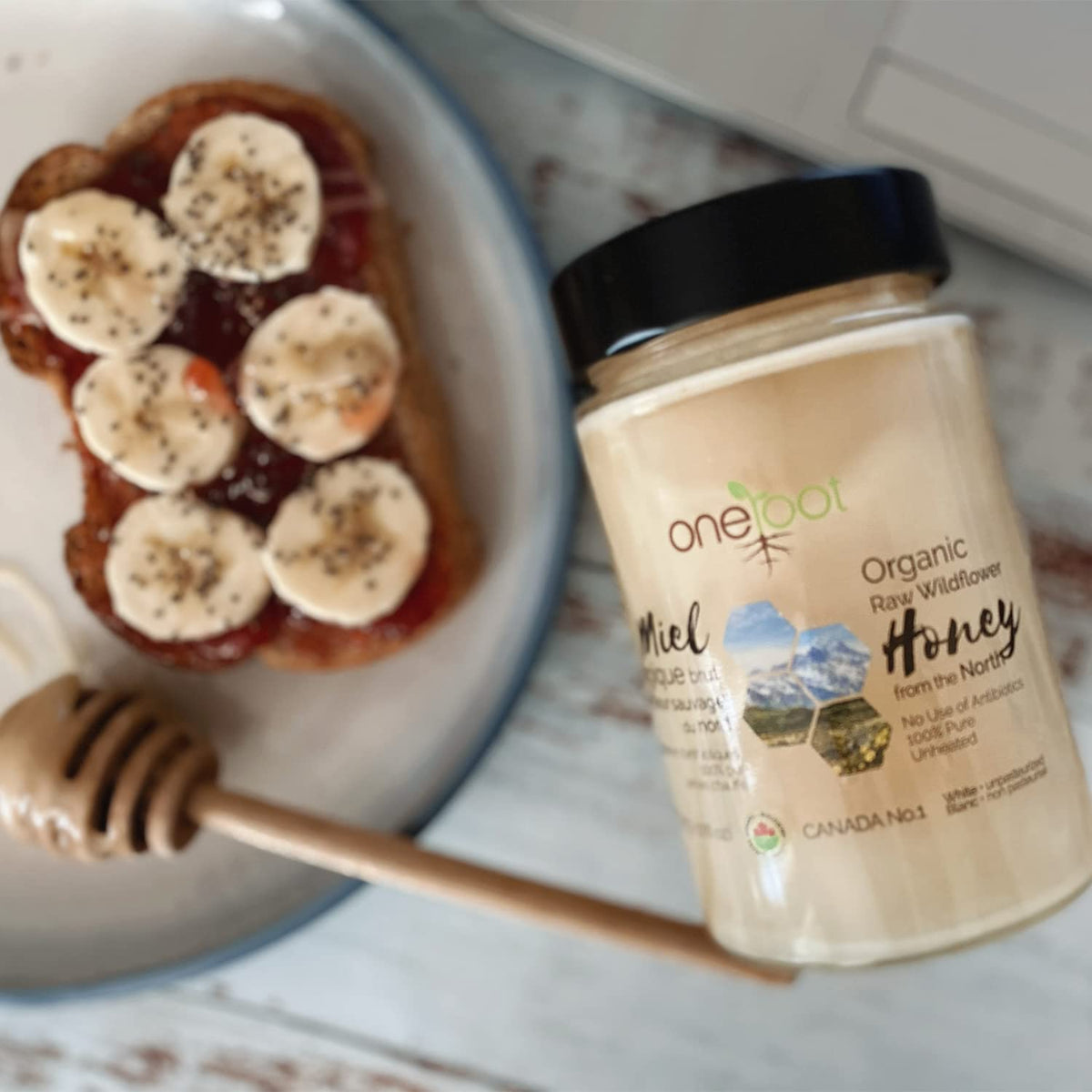 OneRoot premium packaging keeping honey fresh and easy to use.