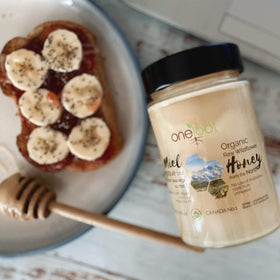 OneRoot premium packaging keeping honey fresh and easy to use.