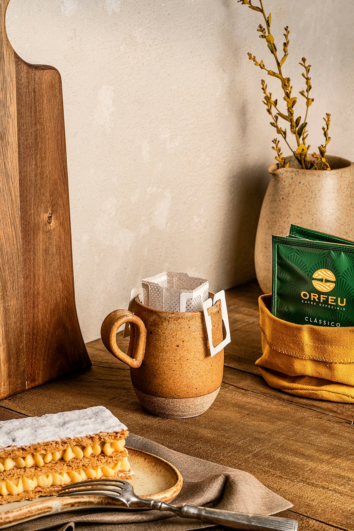 ORFEU drip pour highlights velvety body and balanced acidity in every cup.