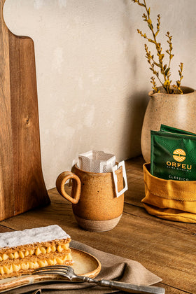 ORFEU drip pour highlights velvety body and balanced acidity in every cup.