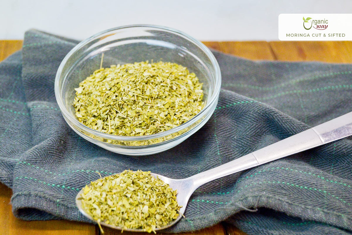 Organic Way Moringa leaf texture detail communicates quality and uniform cut.