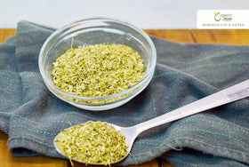 Organic Way Moringa leaf texture detail communicates quality and uniform cut.
