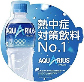 Pouring OSK Aquarius into water creates a citrusy, refreshing drink.