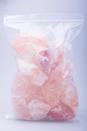 OULLYY Himalayan salt chunks display pink to orange hues, ideal for lamps and art projects.