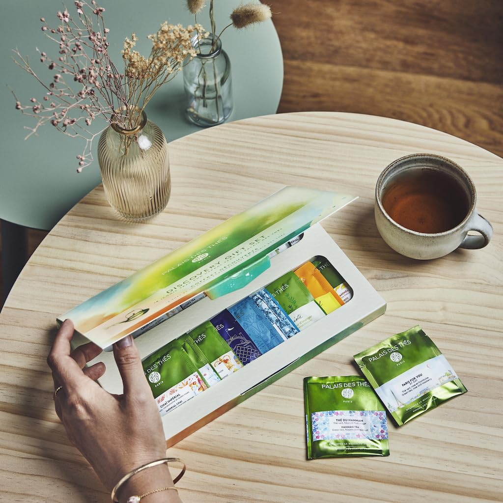 Palais des Thés black tea blends offering rich, bold notes.