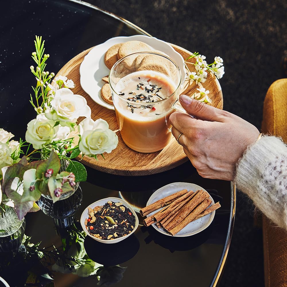 Palais des Thés Big Ben English Breakfast loose-leaf tea showcases premium leaves for 20–25 cups.