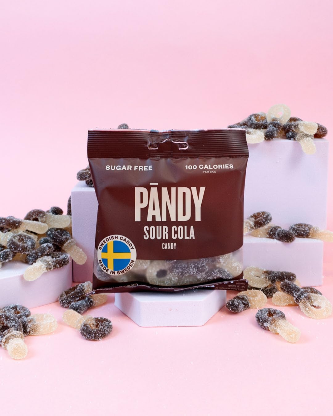 Pändy Sour Cola gummy colors and bubbles convey refreshing vibe.