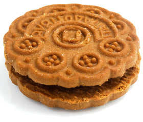 Papadopoulos cookie texture detail showing crisp wafer and cocoa center.