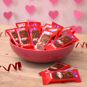 Partypom addressable labels on wafer bears for notes
