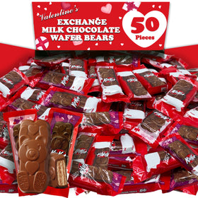 Close-up of Partypom bear-shaped wafer chocolate texture