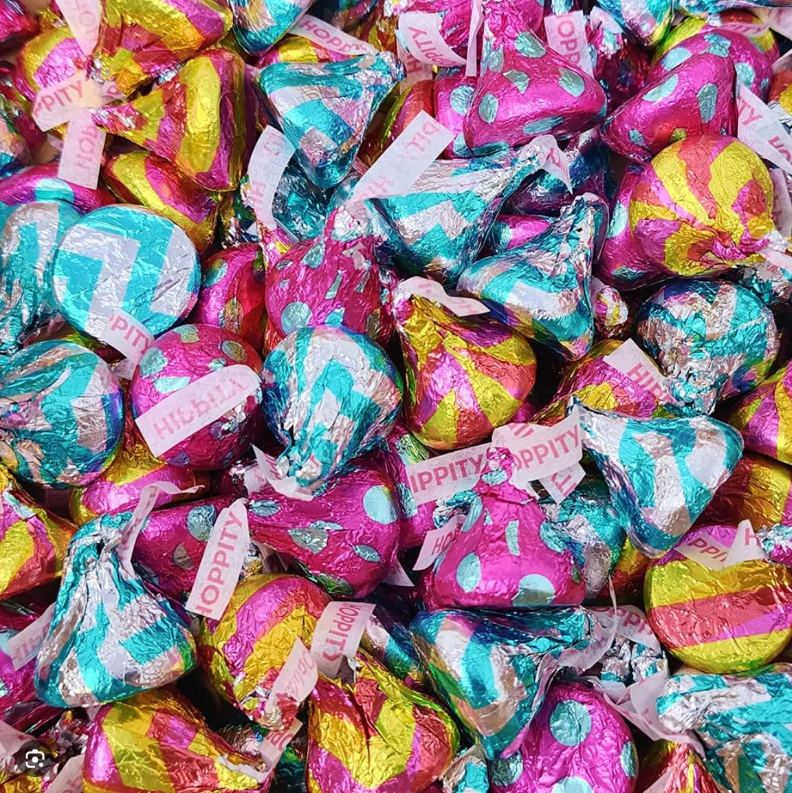 Partypom classic milk chocolate kisses for spring celebrations and snacking.