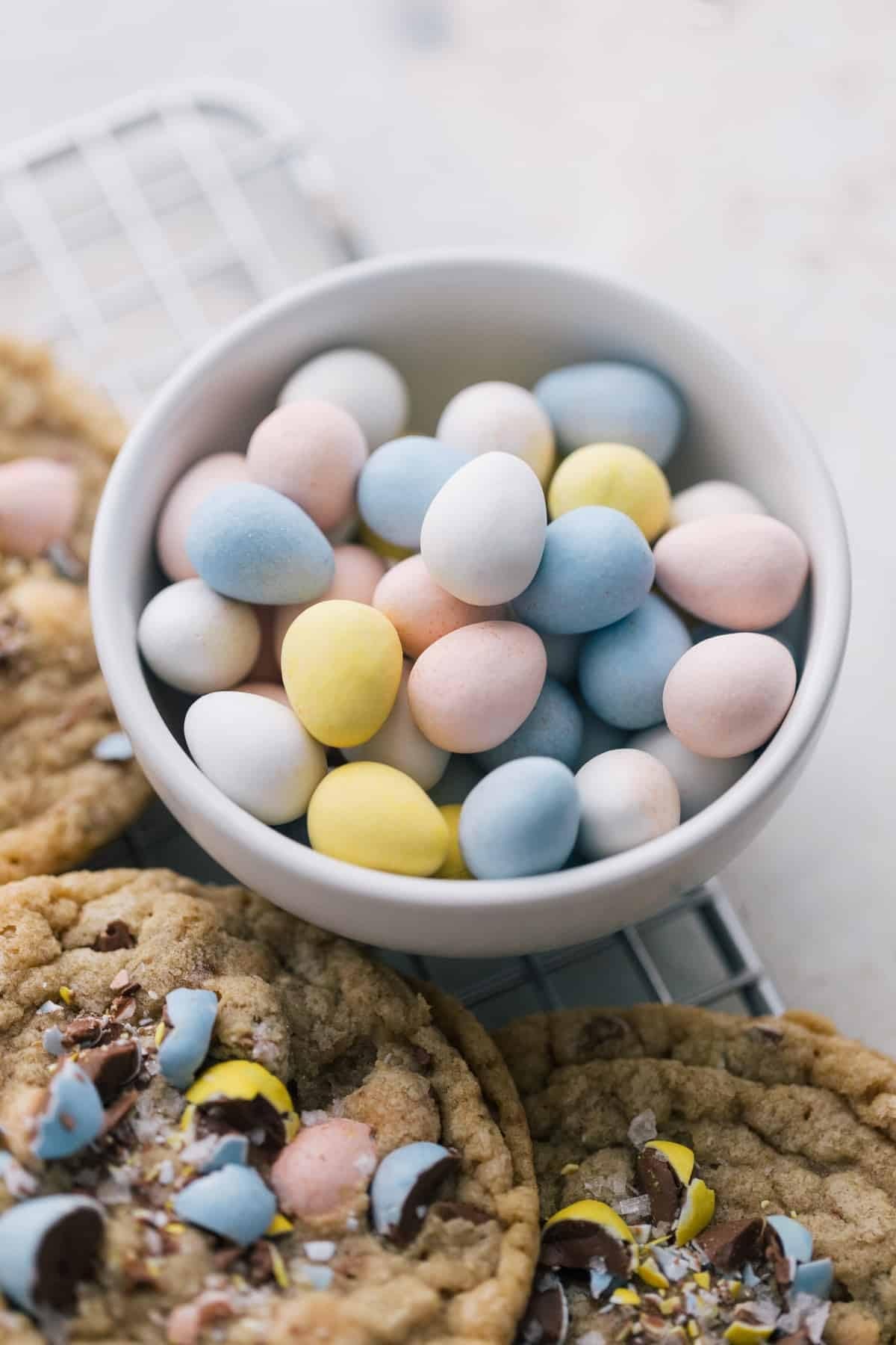 Partypom Mini Eggs decorate cookies and cupcakes with color.