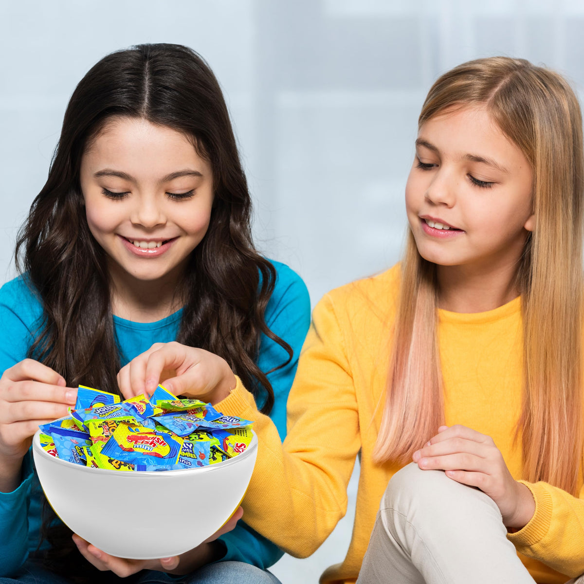 Partypom party favors chewy gummies ideal for celebrations.