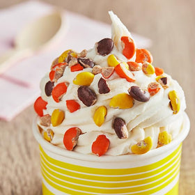 Partypom Reese Pieces as cupcake topping adds crunch and sweetness.