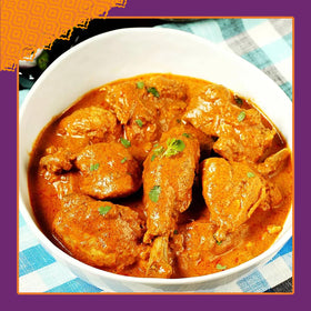Patak's Korma served with vegetables for a gentle curry bowl.