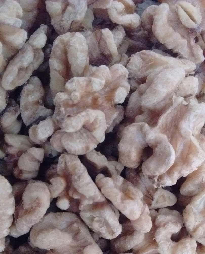 Pecan Shop Sprouted Raw Organic California Walnuts pack shot, ideal for healthy snacking.