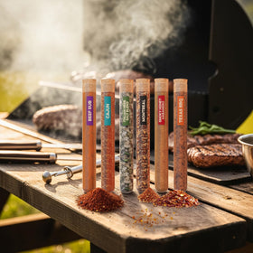 Pelto Montreal spice tube delivers steakhouse-inspired savory notes.