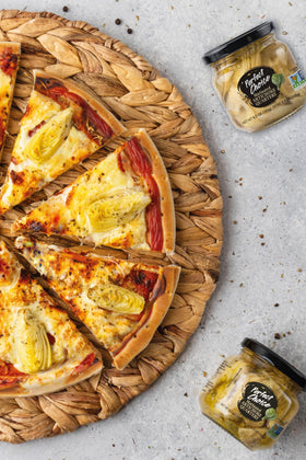 Perfect Choice artichoke quarters marinated pizza topping adds bright herbal notes