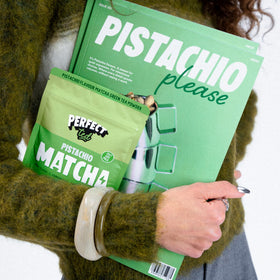 Perfect Ted Matcha Pistachio Powder pistachio-nuts-background hints at natural flavor and aroma