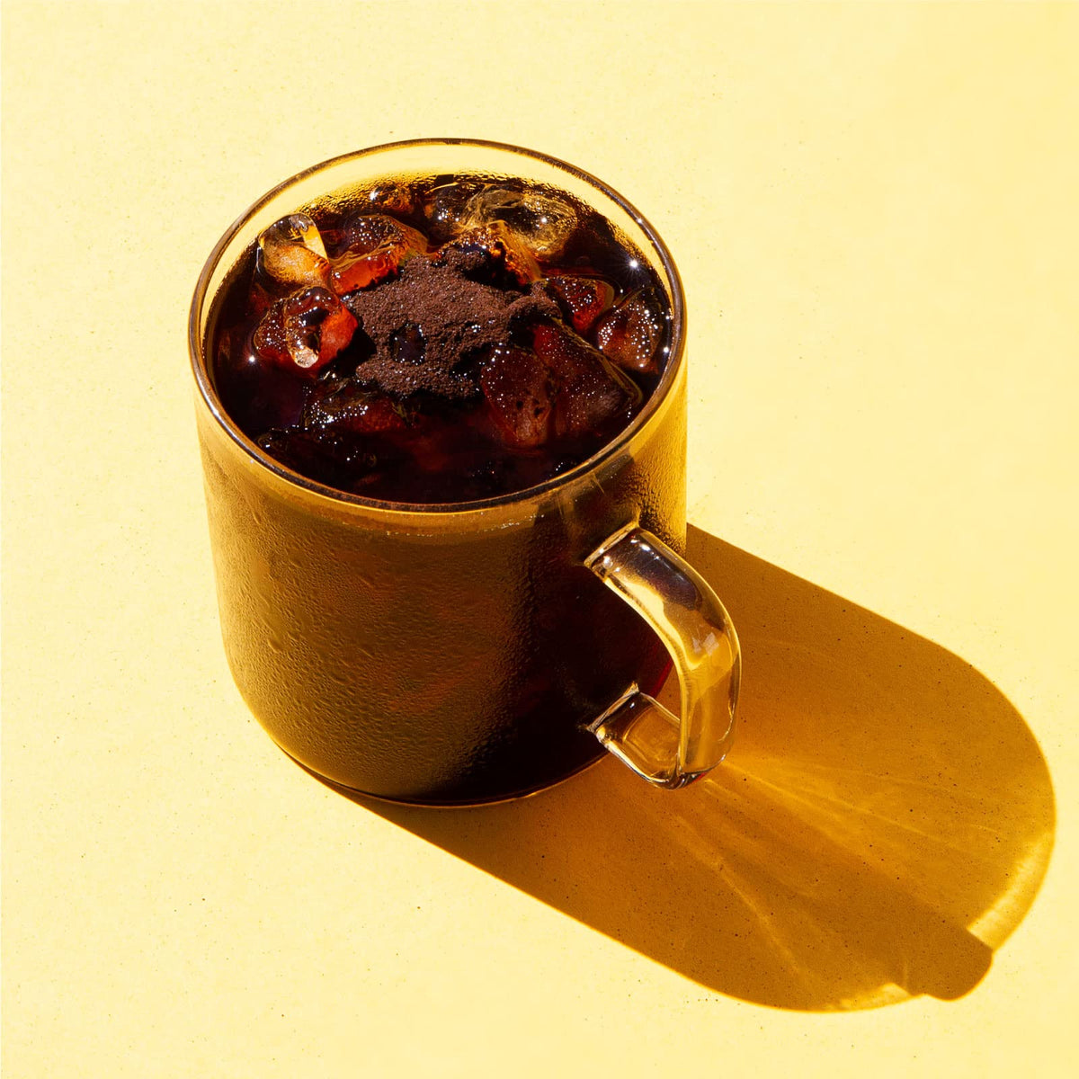 PIQUE organic tea leaves forest image hints at traditional farming origins and sustainable sourcing.
